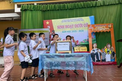 THẦY TRÒ TRƯỜNG TIỂU HỌC LÊ HỒNG SƠN THỰC HIỆN THƯ KÊU GỌI CỦA ỦY BAN MTTQ VIỆT NAM PHƯỜNG NAM ĐỊNH PHÁT ĐỘNG ỦNG HỘ ĐỒNG BÀO VÙNG LŨ – CHUNG TAY KHẮC PHỤC HẬU QUẢ CƠN BÃO SỐ 10 GÂY RA.